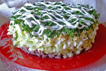 Hearty Beef and Cucumber Salad