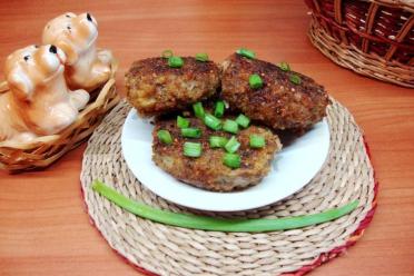 Slow Cooker Juicy Minced Meat Cutlets