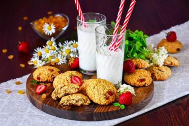 Irresistible Homemade Oatmeal Raisin Cookies
