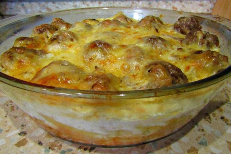 Easy Oven-Baked Pasta and Meatballs