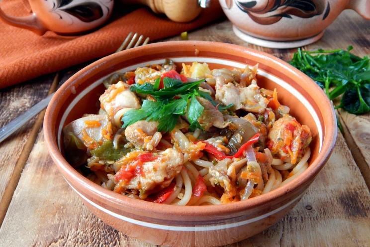 Quick Chicken and Veggie Noodles in Sauce