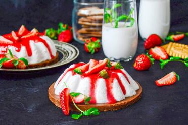 Chilled Strawberry Ricotta Delight