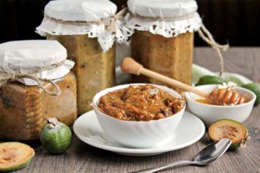 Honey-Infused Feijoa: A Tasty Health Booster