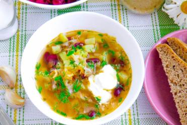 Quick & Tasty Lenten Cabbage Soup with Beans