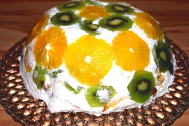 Fruit-Filled Summer Jelly Cake