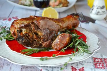 Oven-Baked Turkey Drumstick in a Roasting Sleeve
