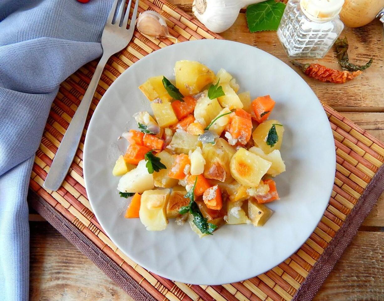 Oven-Roasted Veggie Potatoes