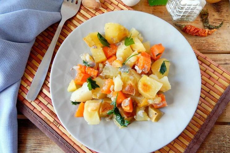 Oven-Roasted Veggie Potatoes Oven-Roasted Veggie Potatoes
