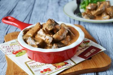 Iron-Boosting Liver Stroganoff with Sour Cream