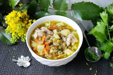Hearty Chicken and Green Lentil Soup
