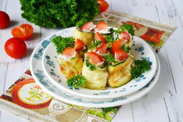 Garlic Tomato Fried Zucchini Delight