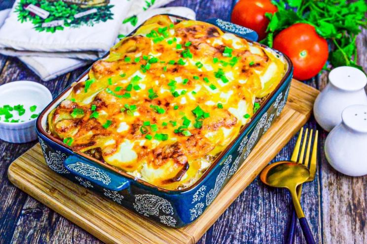 Baked Potato and Minced Meat Casserole with Tomatoes