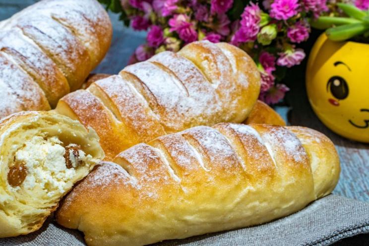 Cottage Cheese and Raisin Butter Buns Cottage Cheese and Raisin Butter Buns