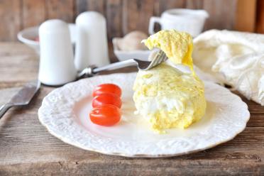 Pan-Cooked Bag Omelet: Quick, Nutritious, and Unique
