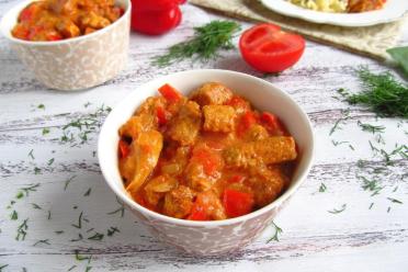Turkey Paprikash with Sweet and Spicy Paprika Sauce