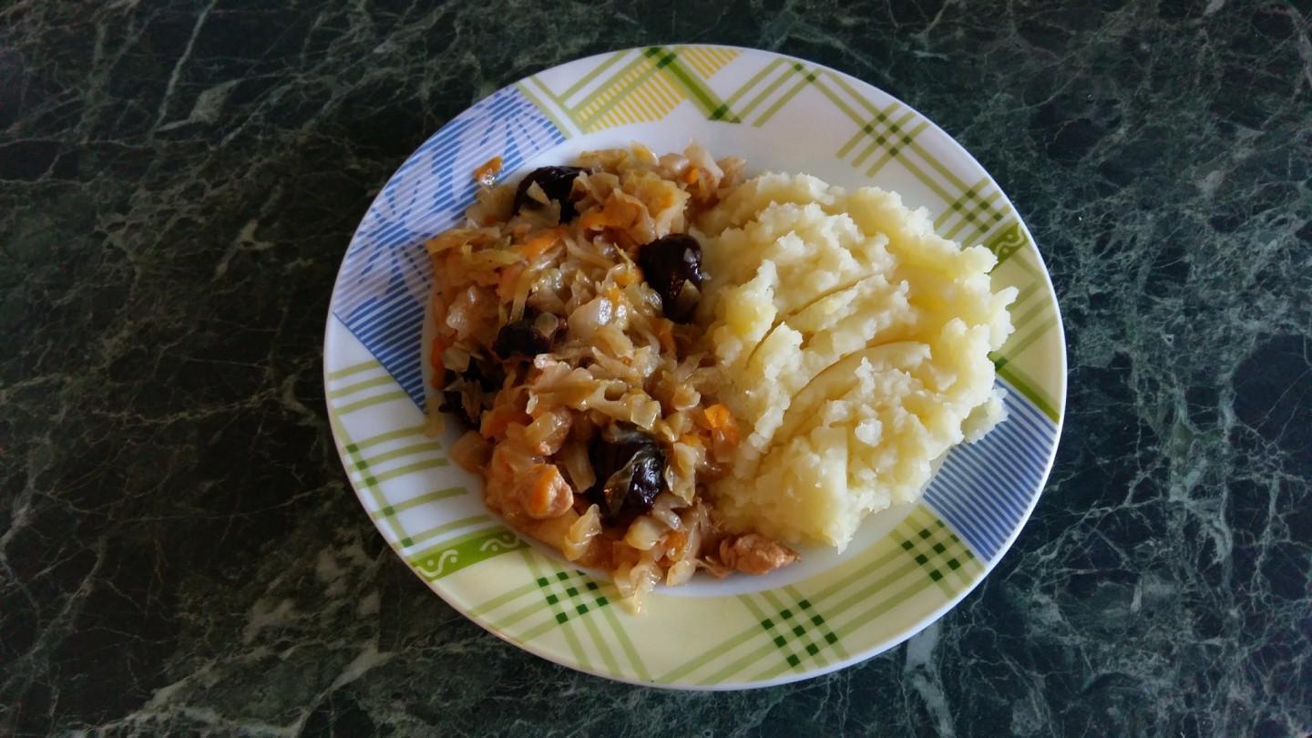 Chicken and Prune Cabbage Stew Chicken and Prune Cabbage Stew