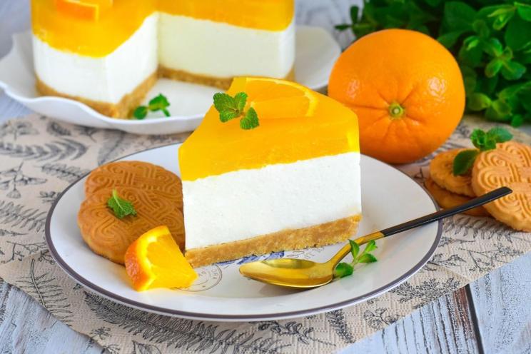 No-Bake Cookie Cheesecake with Orange Jelly
