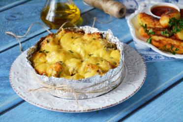 Foil-Baked Potatoes and Meat