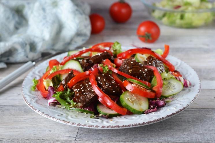 Sesame Pepper Beef Salad