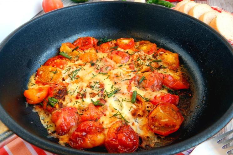 Quick and Easy Sausage and Tomato Skillet Eggs