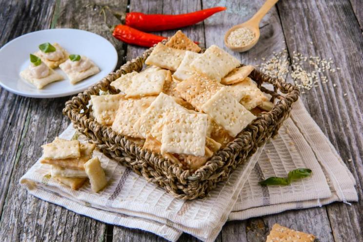 Quick & Crispy Sesame Crackers