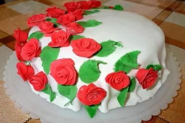 Stunning Mastic Rose Cake Using Ready-Made Layers