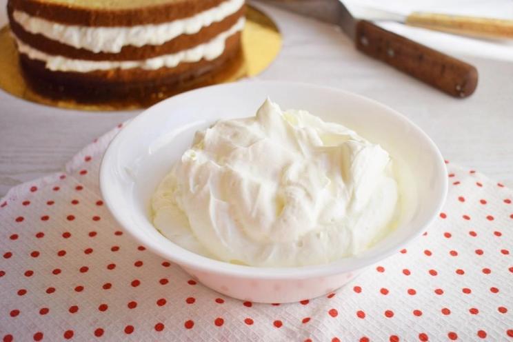 Classic Thick Sour Cream for Cakes Classic Thick Sour Cream for Cakes