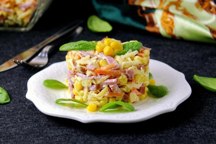 Smoked Sausage & Cheese Salad Delight