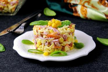 Smoked Sausage & Cheese Salad Delight