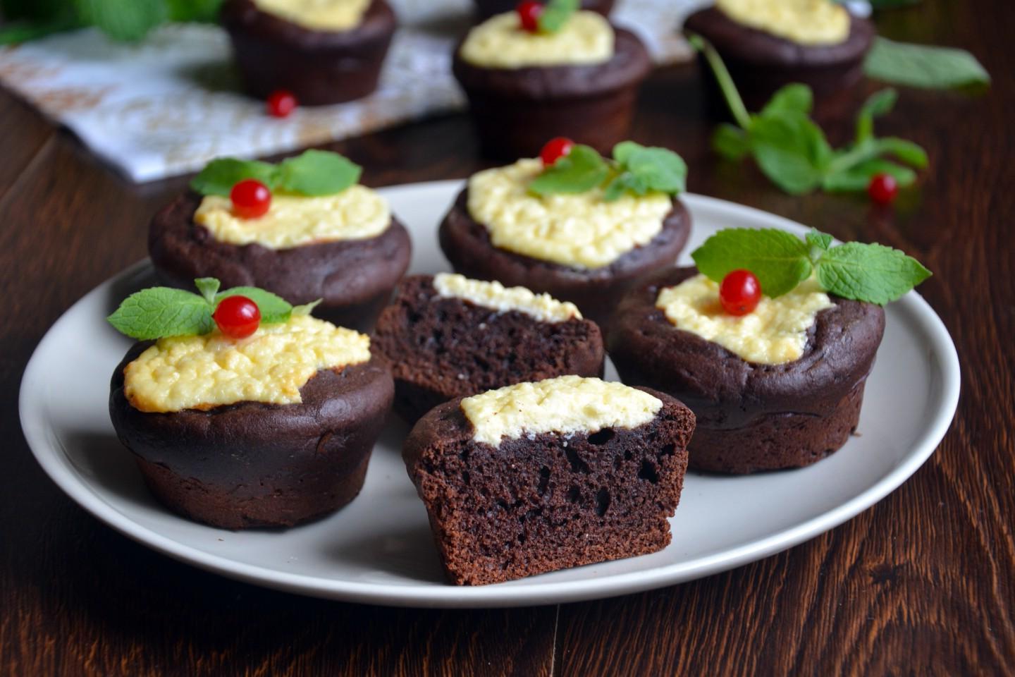 Chocolate-Filled Cottage Cheese Muffins