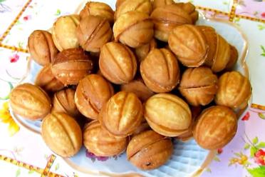 Condensed Milk Nut Cookies