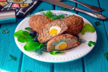 Oven-Baked Meat Zrazy with Quail Eggs