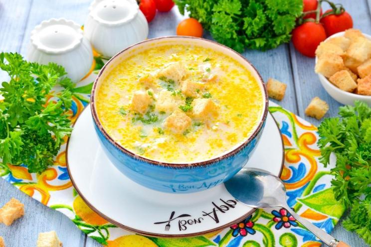 Creamy Chicken Cheese Soup with Crunchy Croutons Creamy Chicken Cheese Soup with Crunchy Croutons