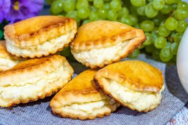 Creamy Cottage Cheese Shortcrust Pastry Treats