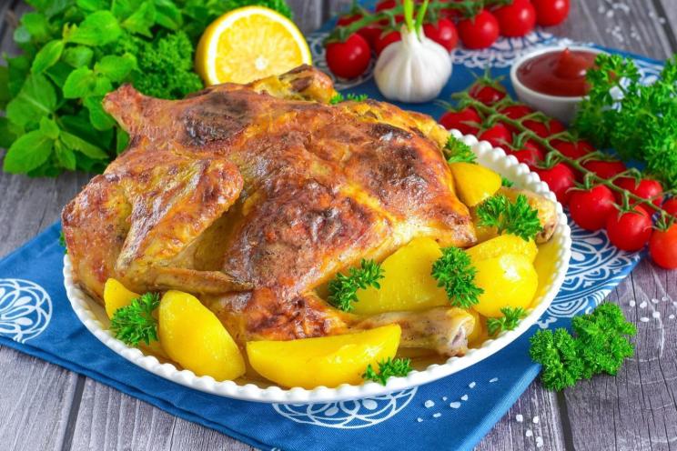 Oven-Baked Whole Chicken with Potatoes Oven-Baked Whole Chicken with Potatoes