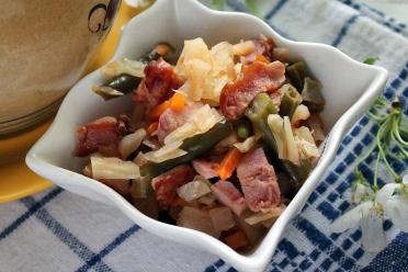Smoked Chicken and Cabbage Stew with Beans