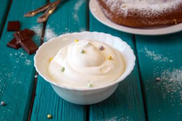Easy Homemade Whipped Cream Guide