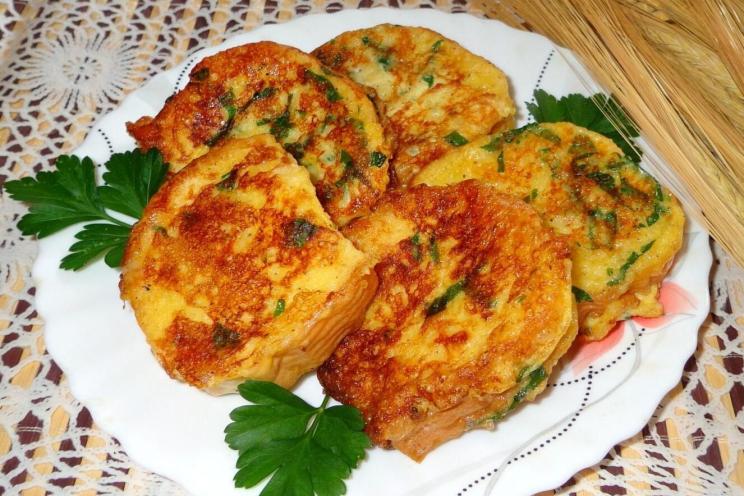 Cheesy Egg Croutons with Parsley