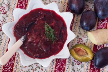 Tangy Plum Chutney Delight