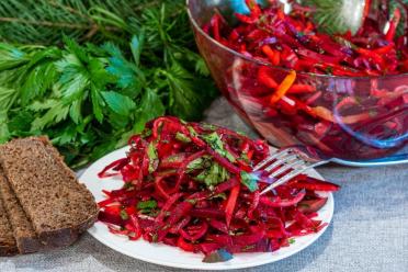 Beet and Carrot Salad with Spicy Onions