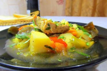 Slow Cooker Meat with Eggplant and Potatoes