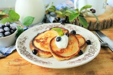 Fluffy Eggless Kefir Pancakes