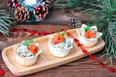 Salmon & Avocado Tartlet Appetizers