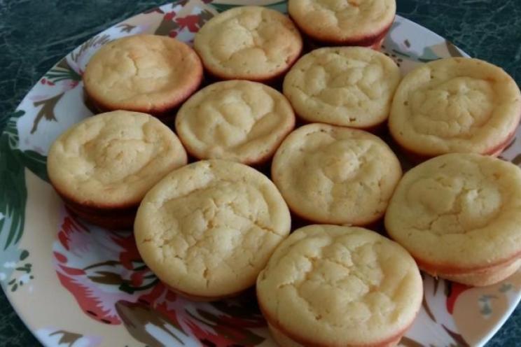 Luscious Curd Cupcakes