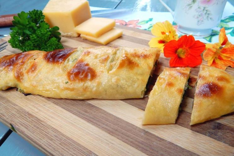 Cheesy Herb Puff Pastry Roll