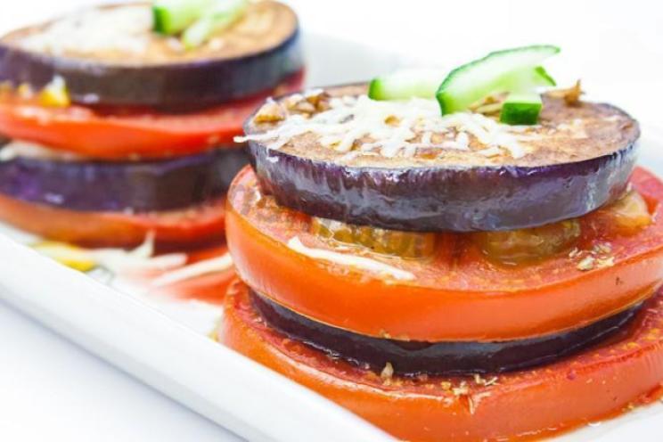 Baked Eggplant, Tomato & Mozzarella Delight Baked Eggplant, Tomato & Mozzarella Delight