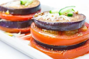 Baked Eggplant, Tomato & Mozzarella Delight