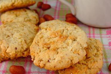 Peanut Oatmeal Crunch Cookies