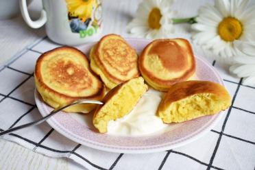 Quick & Tasty Fluffy Sour Cream Pancakes