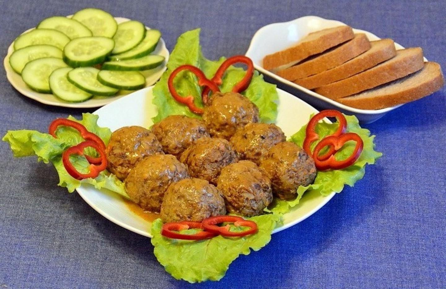 Juicy Cabbage and Rice Meatballs
